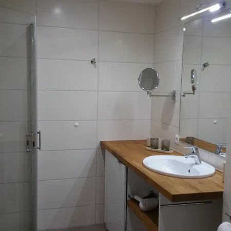Gemütliches Zweizimmer-apartment Mit Kamin P7a3